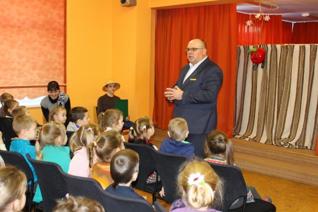 Iepazīšanās balle skolā pirmsskolas izglītības iestāžu vecāko grupu audzēkņiem